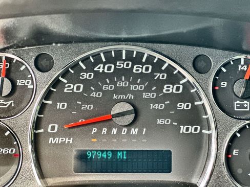 Used 2022 GMC Savana 3500 Work Van w/ Driver Convenience Package image 12