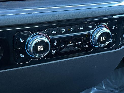 Used 2024 GMC Sierra 1500 SLT image 11