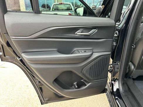 New 2025 Jeep Grand Cherokee Laredo X w/ Luxury Tech Group I image 9