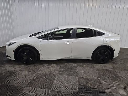 Used 2024 Toyota Prius Prime FWD image 5