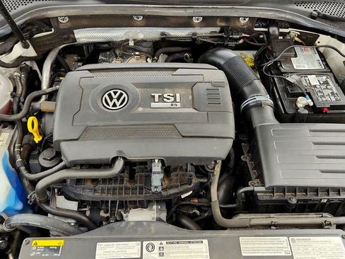 Used 2019 Volkswagen Golf R 4-Door AWD/4WD image 27