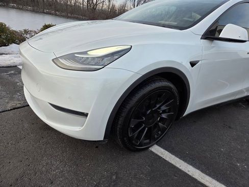 Used 2020 Tesla Model Y Long Range image 14