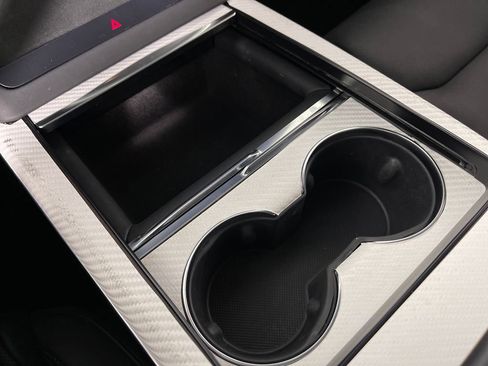 Used 2024 Tesla Model X image 30