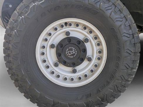 Used 2022 Jeep Gladiator Rubicon w/ LED Lighting Group AWD/4WD image 9