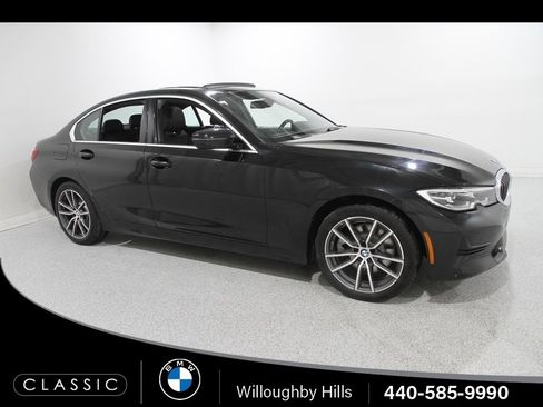 Certified 2022 BMW 330i xDrive Sedan w/ Driving Assistance Package image 1