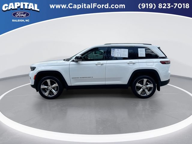 Used 2022 Jeep Grand Cherokee Limited w/ MOPAR Finishing Package AWD/4WD image 5