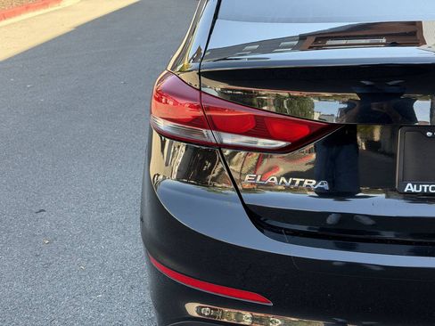 Used 2018 Hyundai Elantra Value Edition FWD image 5