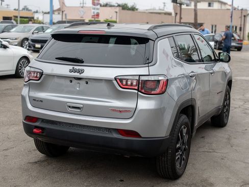 Used 2019 Jeep Compass Trailhawk image 8