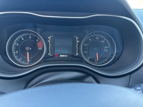 Used 2021 Jeep Cherokee Latitude FWD image 10