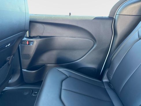 New 2026 Chrysler Pacifica Select image 15