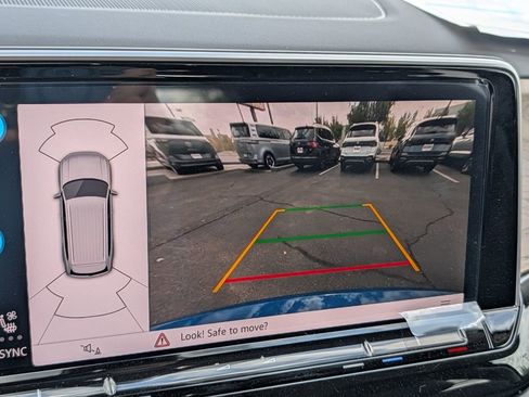 New 2026 Volkswagen Atlas SE image 14