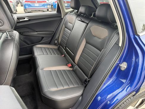 Certified 2023 Volkswagen Taos SEL AWD/4WD image 23