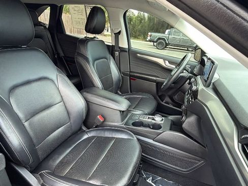 Certified 2022 Ford Escape Titanium FWD image 37