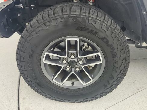 Used 2024 Jeep Gladiator Mojave AWD/4WD image 29