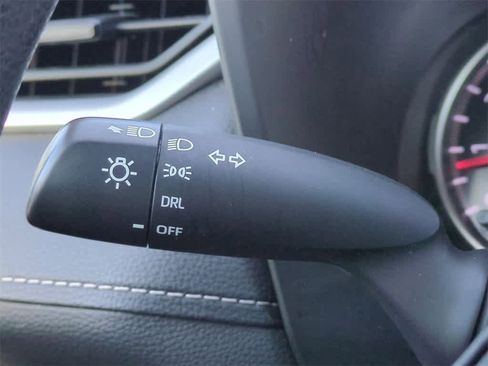 Used 2022 Toyota RAV4 LE image 24