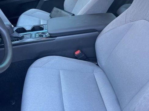 Used 2025 Toyota Camry SE image 12