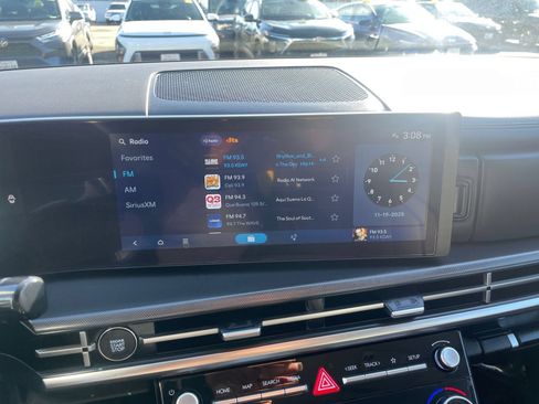 Used 2025 Hyundai Santa Fe SEL FWD image 20