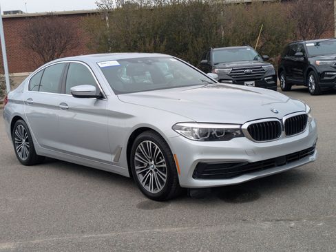 Used 2019 BMW 530i image 2