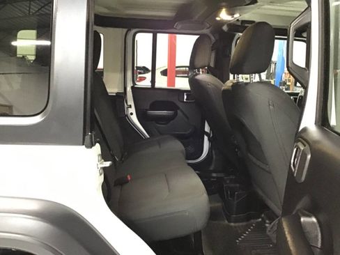 Used 2019 Jeep Wrangler Unlimited Sport S image 22