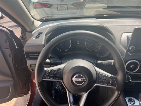 Used 2025 Nissan Sentra SV image 29