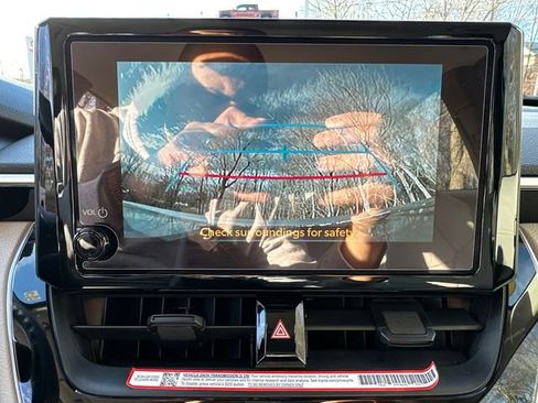 Certified 2025 Toyota Corolla Cross L image 33