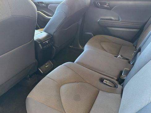 Certified 2024 Toyota Highlander LE image 15