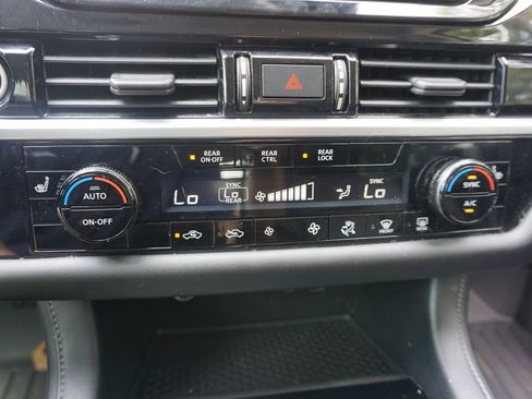Used 2022 Nissan Pathfinder SV FWD image 12
