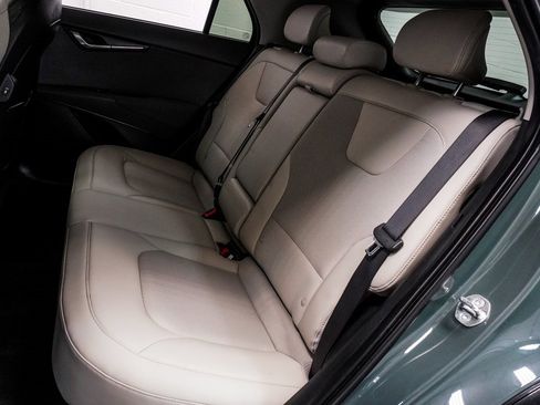 Used 2023 Kia Niro EX Touring image 9