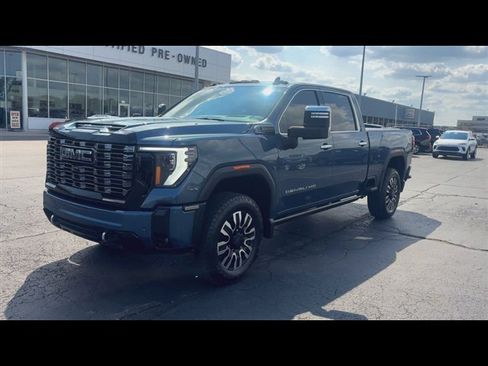 Certified 2026 GMC Sierra 3500 Denali Ultimate AWD/4WD image 4