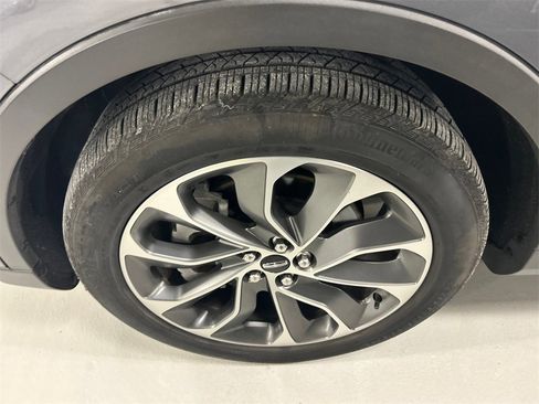 Used 2022 Lincoln Nautilus Reserve image 8