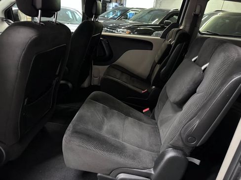 Used 2017 Dodge Grand Caravan SE w/ Power Window Group FWD image 15