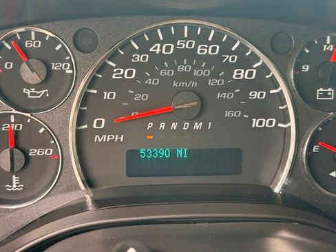 Used 2021 Chevrolet Express 2500 RWD image 13