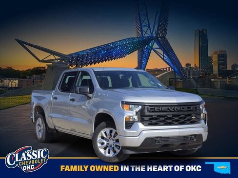 Used 2022 Chevrolet Silverado 1500 Custom image 1