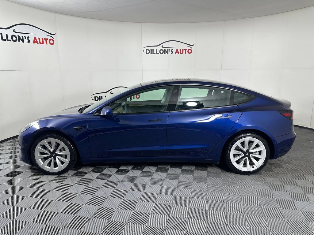 Used 2022 Tesla Model 3 Long Range AWD/4WD image 5
