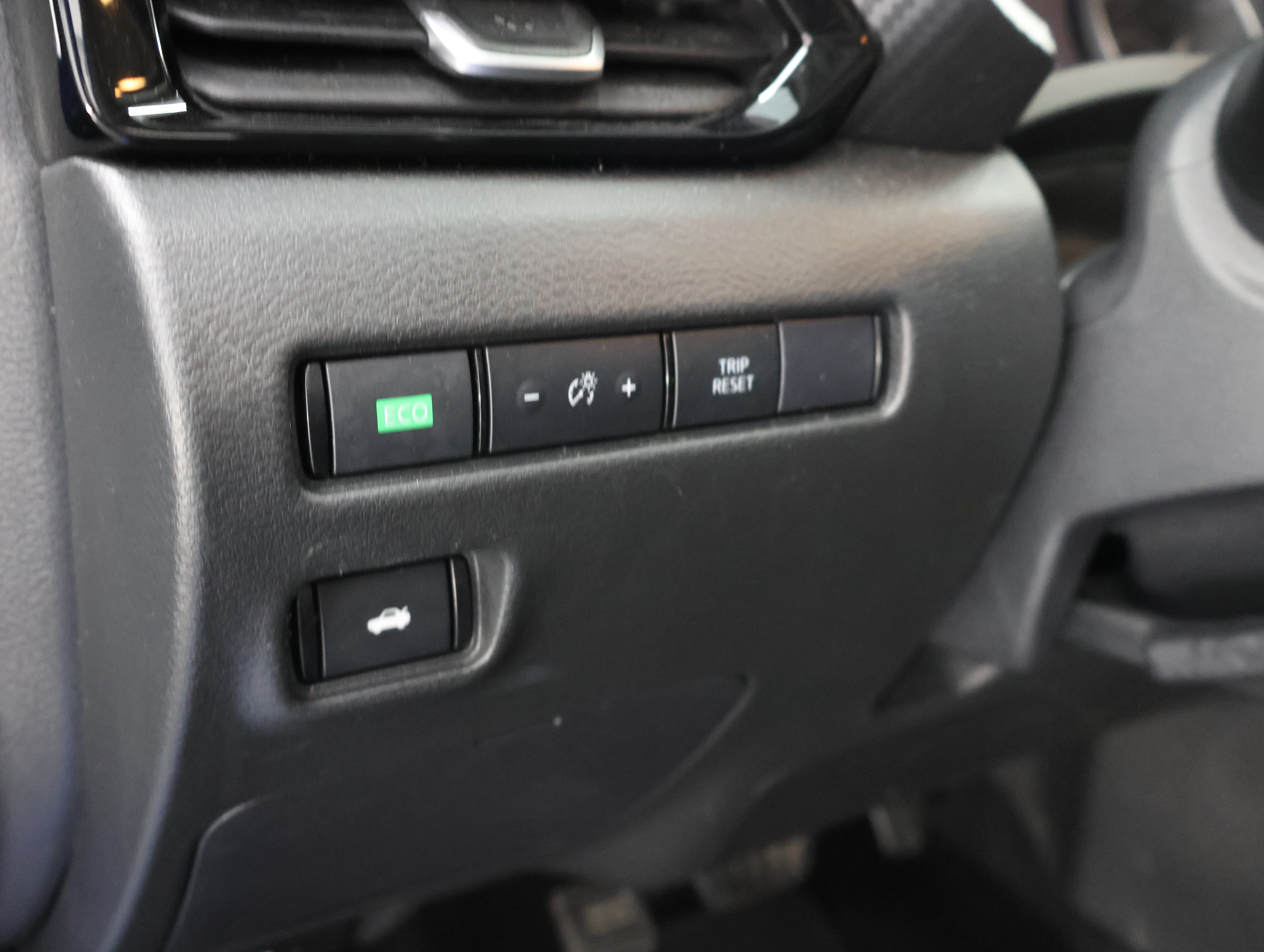 Used 2024 Nissan Sentra SV FWD image 39