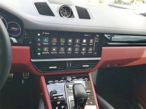 Certified 2023 Porsche Cayenne Turbo AWD/4WD image 29