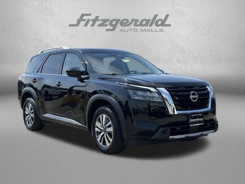 Used 2025 Nissan Pathfinder SL AWD/4WD image 1