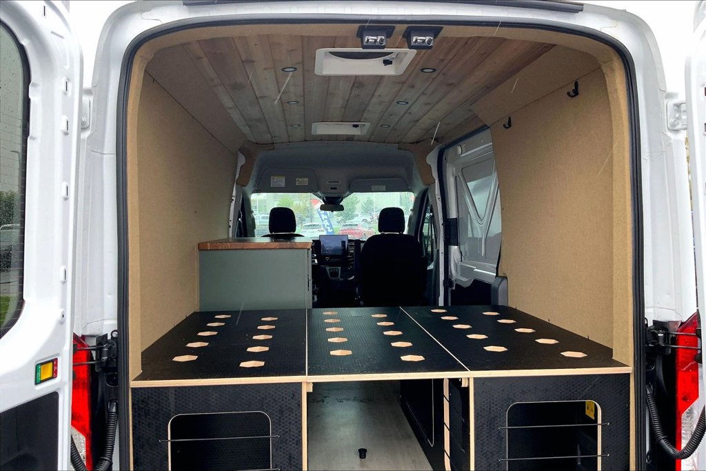 Used 2023 Ford E-Transit Medium Roof RWD image 12