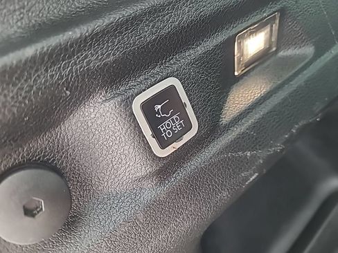 Used 2023 Jeep Grand Cherokee L Limited AWD/4WD image 22