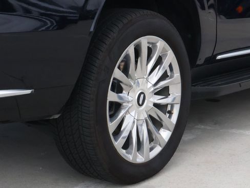 Used 2024 Cadillac Escalade ESV Premium Luxury w/ Performance Package AWD/4WD image 12