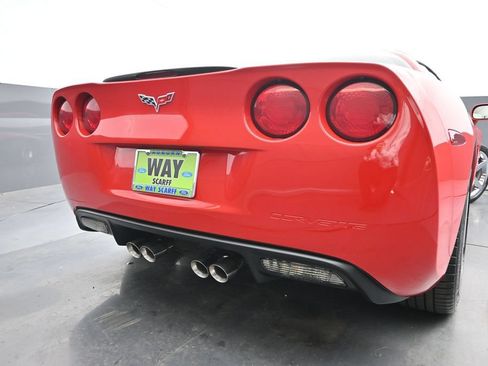 Used 2006 Chevrolet Corvette Coupe w/ Preferred Equipment Group RWD image 2