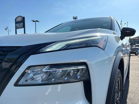 Used 2023 Nissan Rogue SV w/ SV Premium B Package AWD/4WD image 34