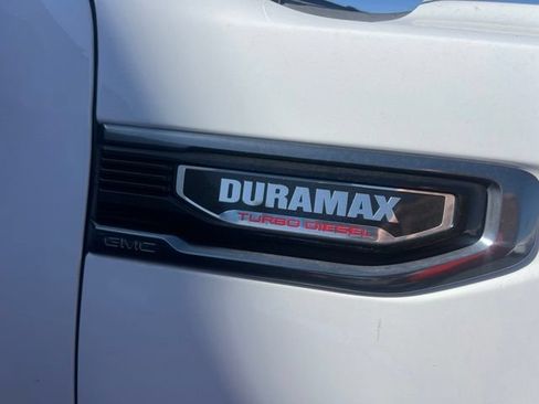 Used 2023 GMC Sierra 1500 AT4 w/ AT4 Premium Package AWD/4WD image 8