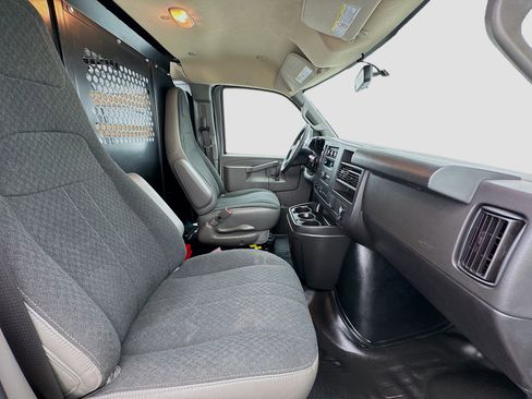 Used 2024 Chevrolet Express 2500 Work Van Cargo w/ Driver Convenience Package image 18