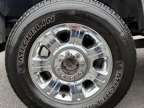 Used 2017 Ford F250 Platinum w/ Platinum Ultimate Package image 9