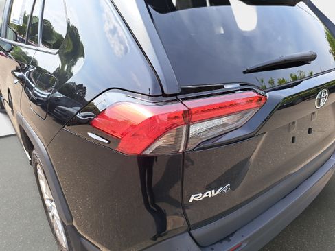 Used 2024 Toyota RAV4 XLE Premium FWD image 33