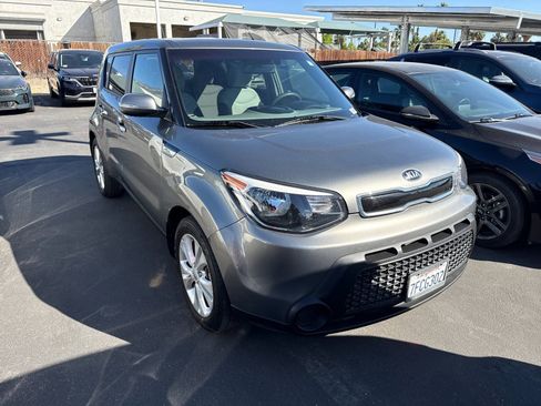 Used 2014 Kia Soul + w/ UVO w/Eservices Package FWD image 2