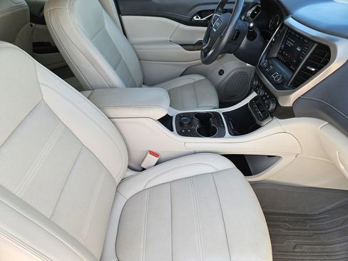 Used 2021 GMC Acadia Denali w/ Denali Ultimate Package AWD/4WD image 19