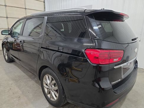 Used 2019 Kia Sedona EX image 8