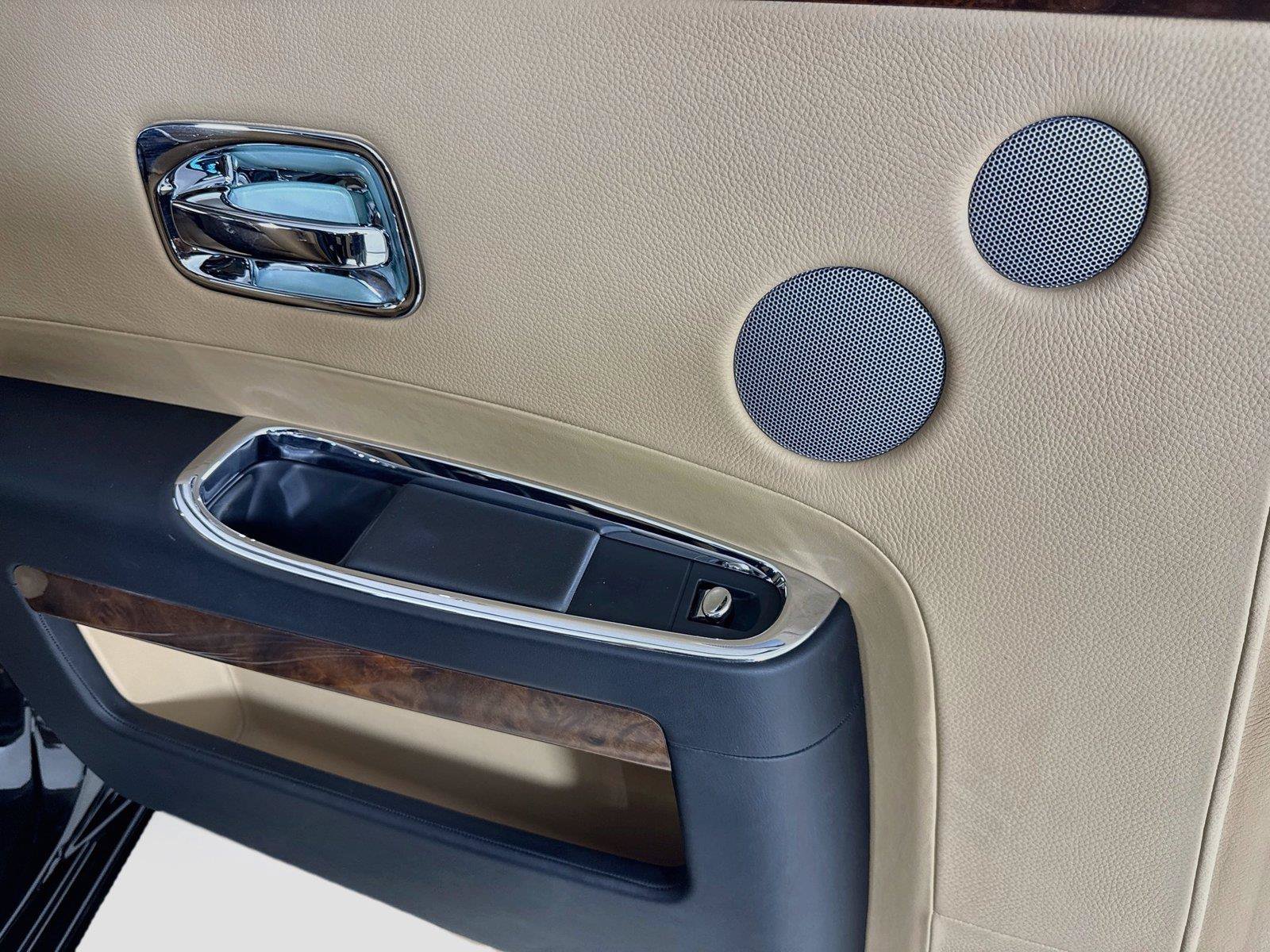 Used 2013 Rolls-Royce Ghost RWD image 25